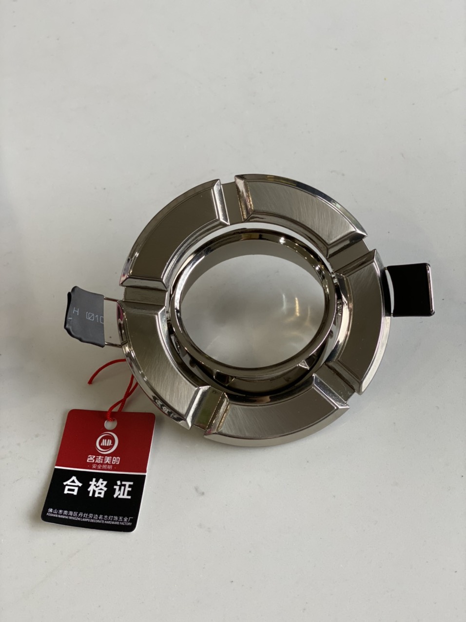 Đèn âm trần mắt trâu inox khía phi 76