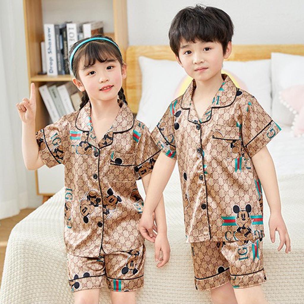 Bộ Pijama Cộc Tay In Họa Tiết Gu Xì Chất Lụa Cao Cấp Cho Bé Trai Và Bé Gái Từ 7 - 28kg - ROSY KIDS