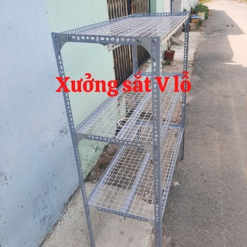 kệ sắt v lỗ dạng vỉ lưới ô vuông,kích thước(R 20cmx Dài1mxCao1,5m) 4 tầng sắt v3