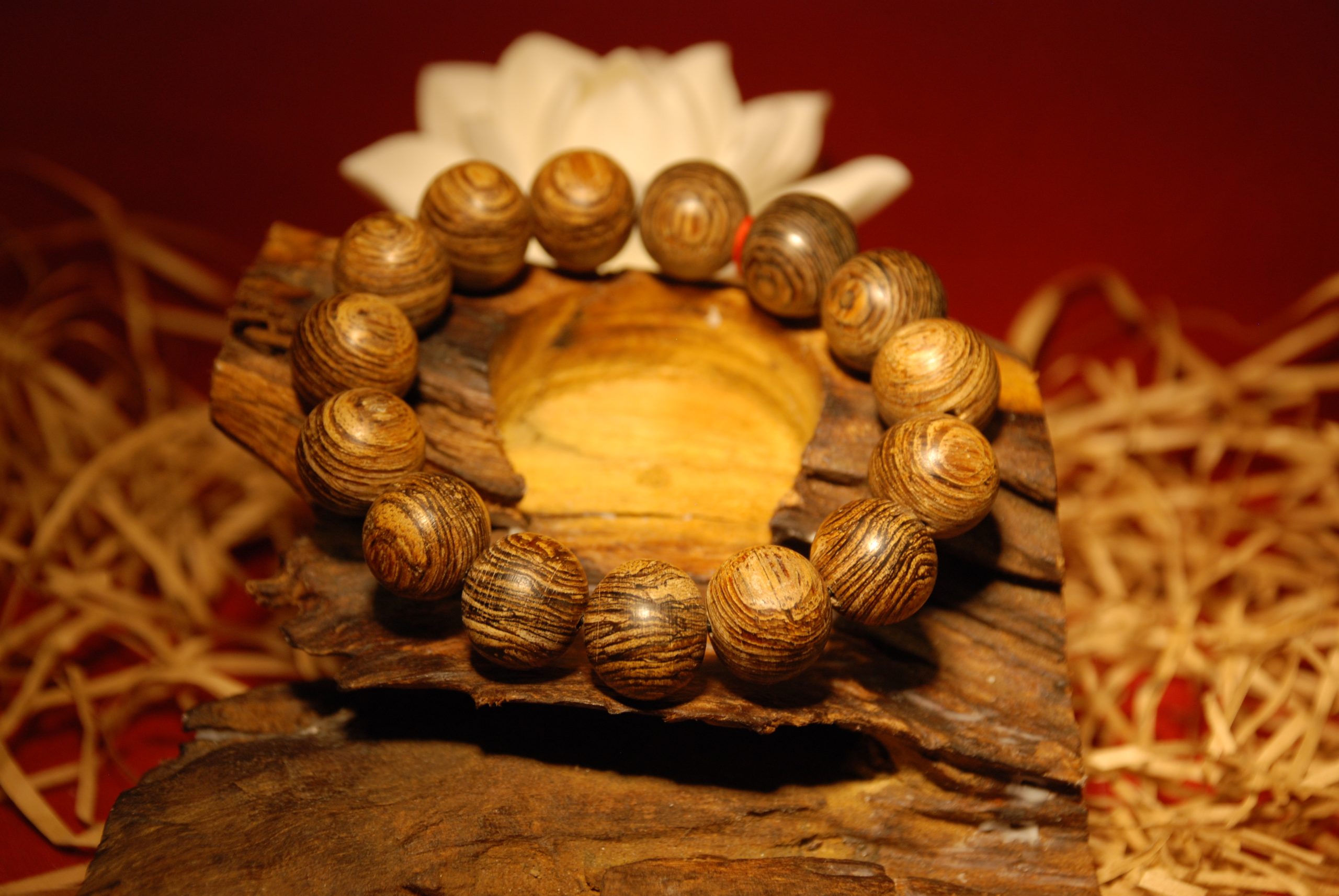 Vòng tay Trầm Sánh ɸ14 1250
