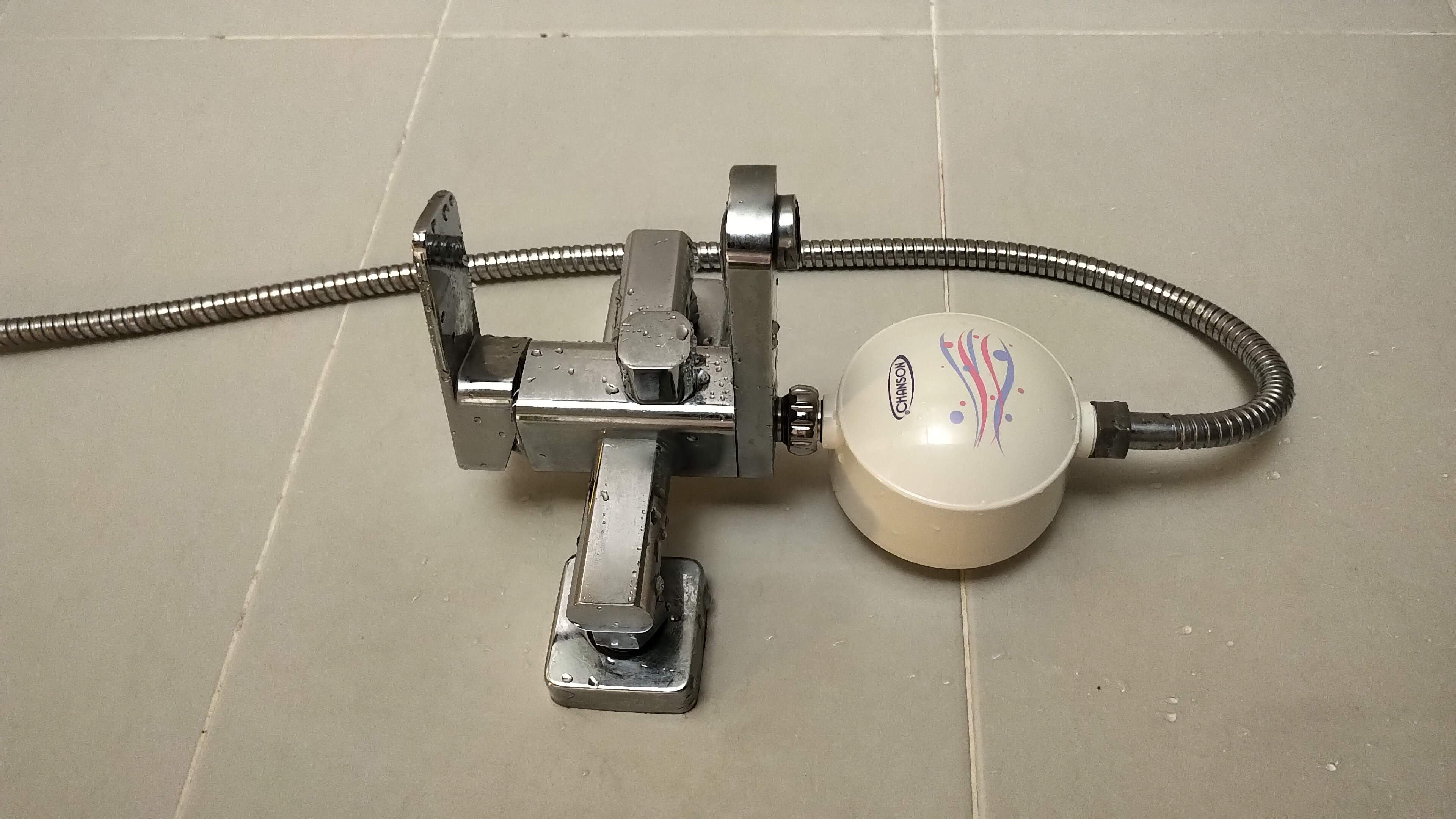 Lọc Nước Tắm Chanson - Spa Shower Model BF-007, lọc clo (chlor) và cloramin (chloramine). Lọc Trên 20.000 lít trong 1 năm - Màu Trắng - nhập khẩu chính hãng - Giao toàn quốc miễn phí