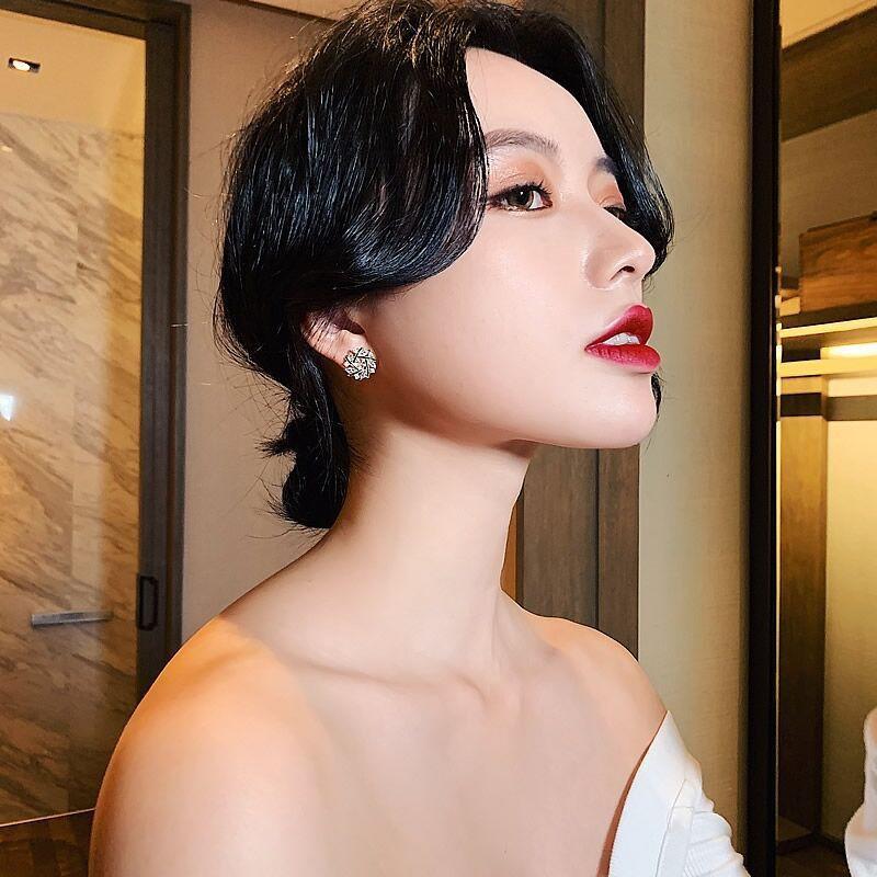 Bông tai nữ tròn cá tính Hàn Quốc phụ kiện trang sức đính đá D3BT015