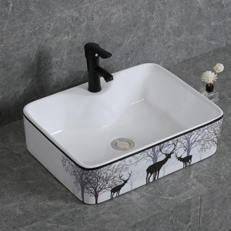 Chậu lavabo đặt bàn họa tiết hoa văn