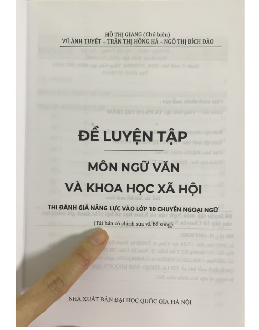 Sách - Đề luyện tập môn ngữ văn và KHXH thi đánh giá năng lực vào 10