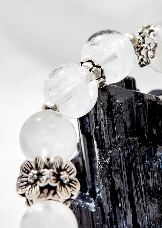 Vòng tay thạch anh ưu linh trắng phối chuồn chuồn Ngọc Quý Gemstones