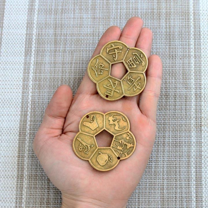ĐỒNG XU HOA MAI 5 CÁNH PHONG THỦY