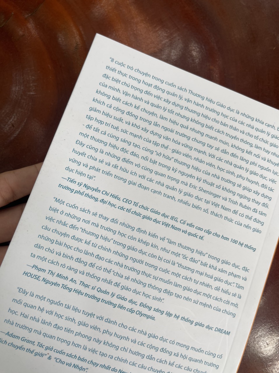 THƯƠNG HIỆU GIÁO DỤC - Eric Sheninger và Trish Rubin - ThS Phạm Lệ Thuỷ và ThS Nguyễn Thị Mai Hà dịch - Khải Minh Books – bìa mềm