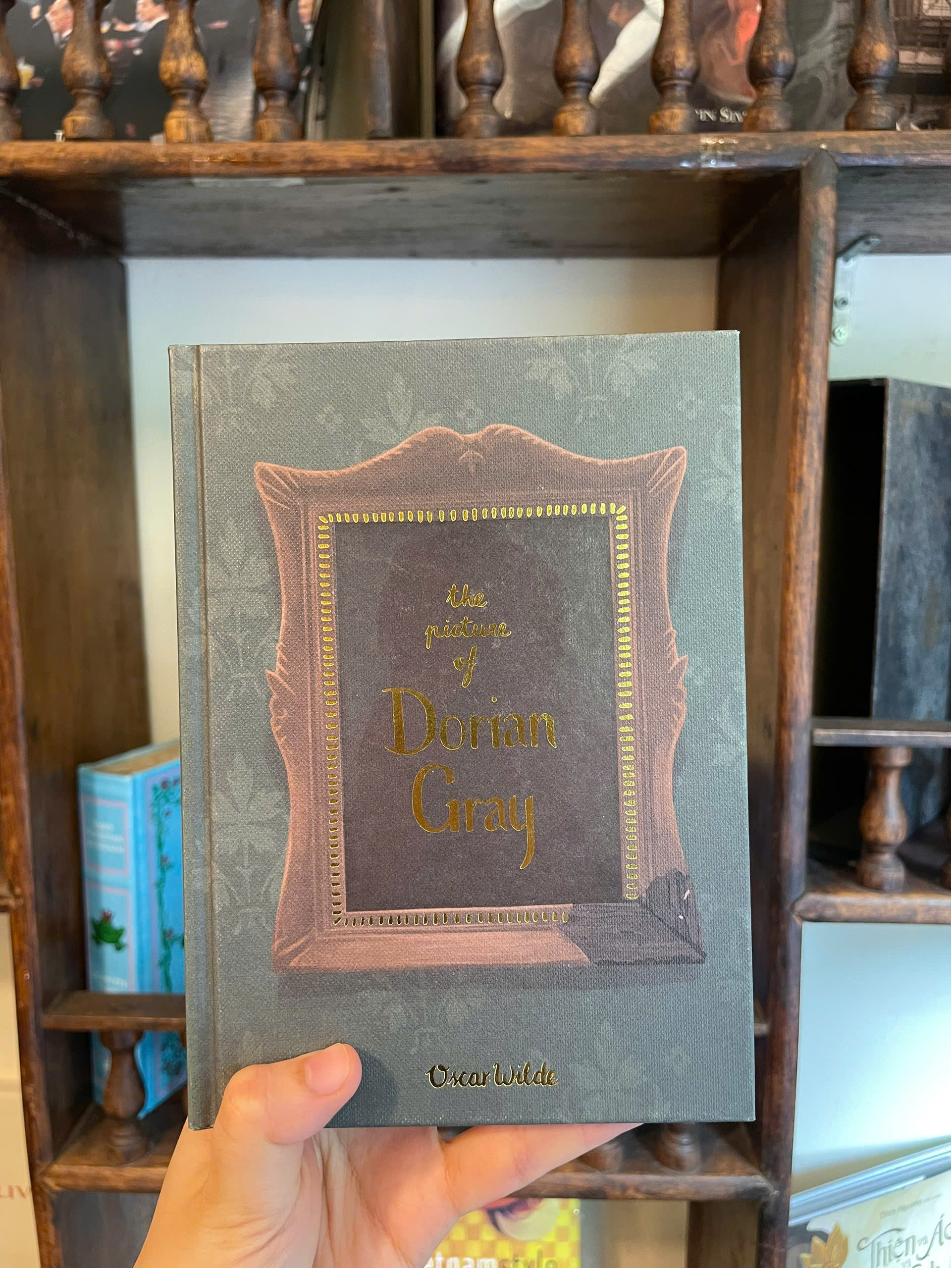 Sách - The Picture of Dorian Gray by Oscar Wilde - Classics/Fiction/Horror book in English