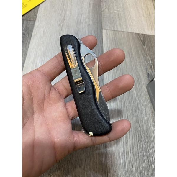 Victorinox Sentinel Onehand Clip bản lưỡi răng cưa, new 100% Fullbox