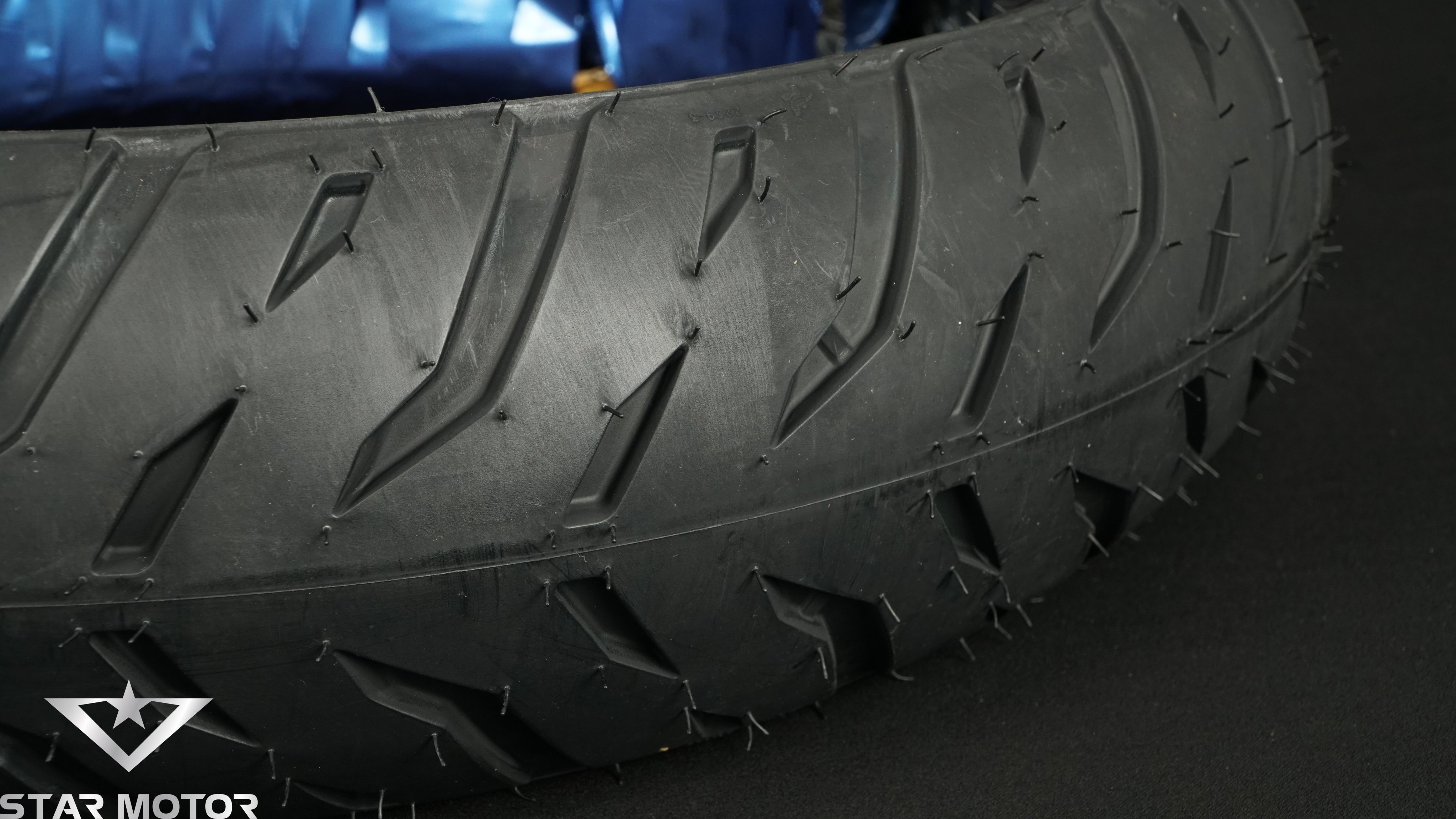 Vỏ lốp xe máy Michelin Pilot Street 2 size 120/70-17