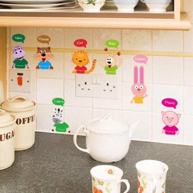 Decal dán tường ổ điện các con thú tiếng anh 18 con/bộ