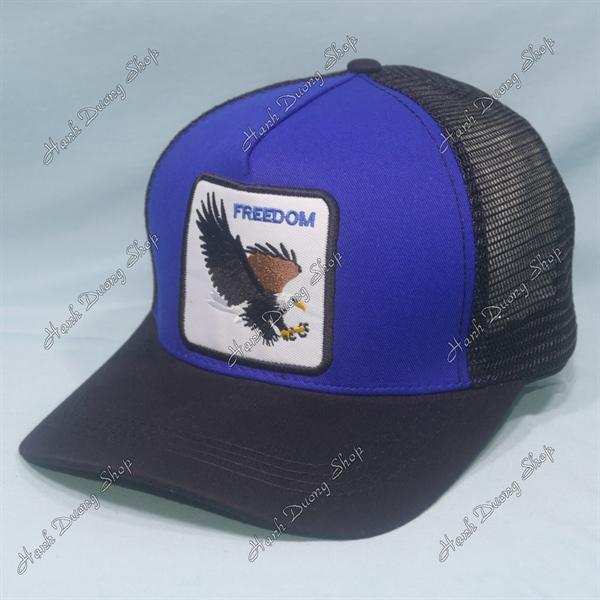 Nón kết lưới thêu đại bàng thêu chữ Freedom phía sau khóa nhựa phía trong có may tem vòng đầu 55-58cm - Đen &amp; xanh đen