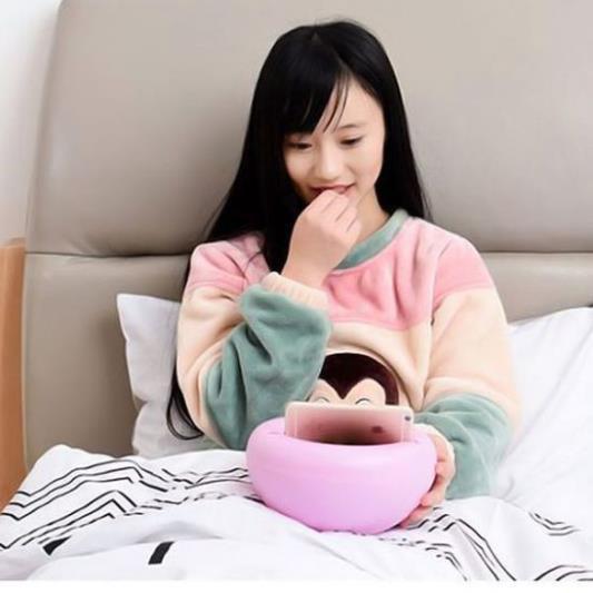 Gía để điện thoại và đồ ăn siêu tiện ích
