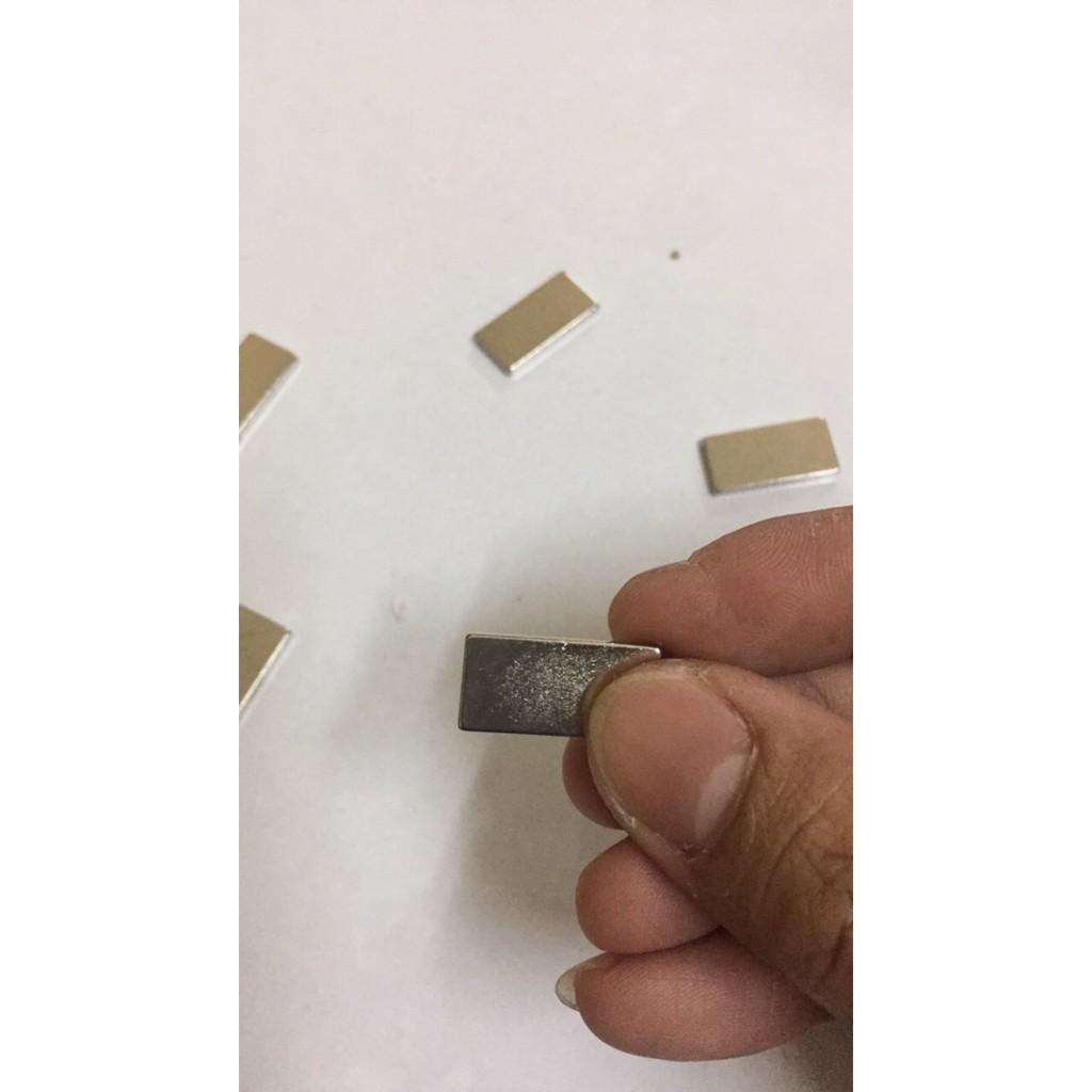 NAM CHÂM ĐẤT HIẾM 20X10X2MM