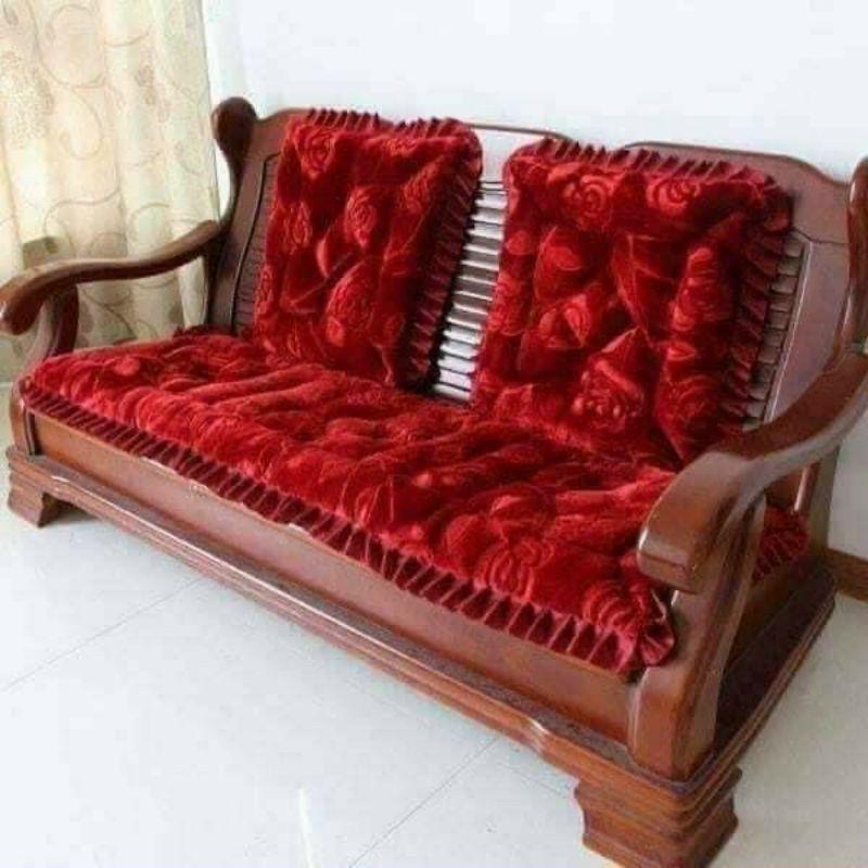 Thảm đệm lót ghế. 1 dài, 2 ngắn. Vải nhung, đệm dày. Hoa hồng to. Dài 165x55cm. Ngắn 55x55cm