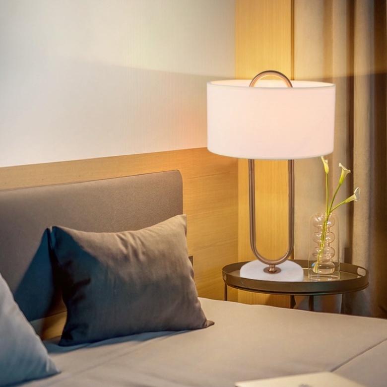 Đèn đặt bàn tô điểm phòng khách,Đèn đặt tap phong ngủ,decor tô điểm thiết kế bên trong nhà phong thái hiện đại