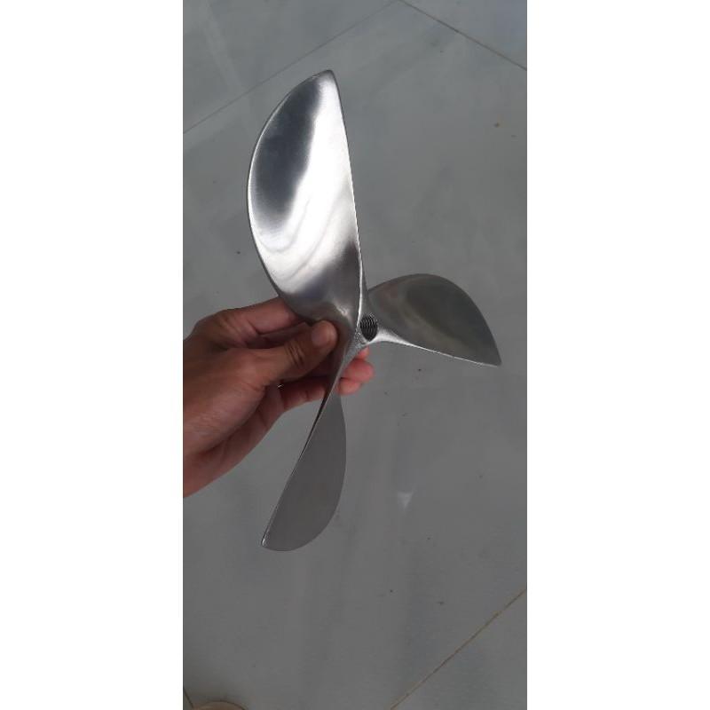 Chân vịt inox 9 hp dùng cho máy xăng cốt xéo