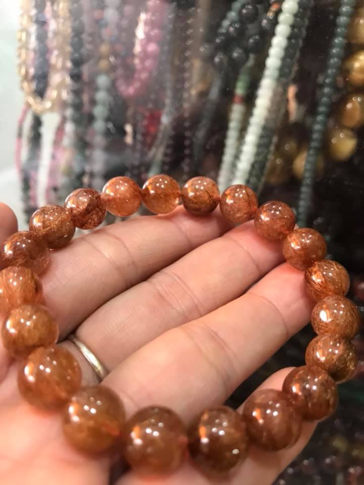 VÒNG THẠCH ANH TÓC NÂU ĐẸP QUÁ SIZE VÒNG 10mm 100% ĐÁ THIÊN NHIÊN NỮ MỆNH THỔ MỆNH KIM Ạ