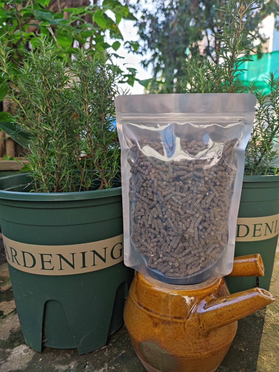Gói 1kg - Phân đạm gà dạng viên nén cao cấp nhập khẩu từ Nhật Bản.