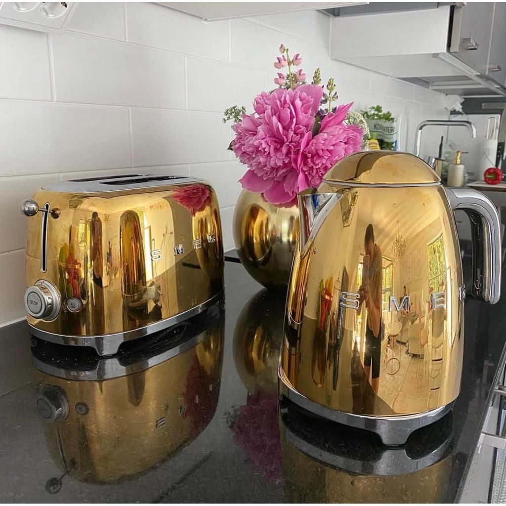 Ấm Siêu Tốc Màu Vàng/Bạc SMEG, Ấm Đun Nước, Chất Liệu Thép Không Gỉ, Dung Tích 1.7L, 2400W, Nhập Đức, BH 12 Tháng