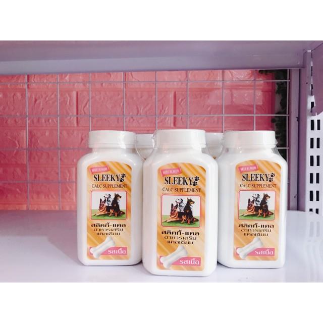 Hộp 140 viên canxi Sleeky Calc Supplement hình xương vị thịt bò giúp chó, mèo, thú cưng khỏe mạnh chắc xương Thái Lan