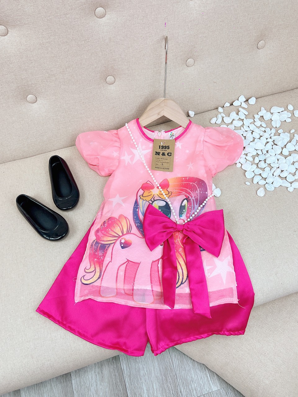 Áo dài cách tân ngựa pony cho bé gái
