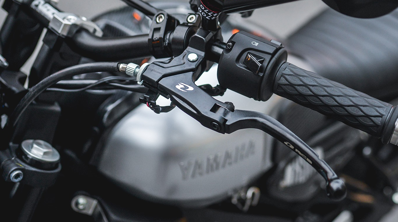 Tay côn bên trái YAMAHA