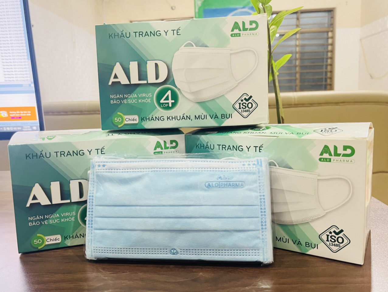 Hộp 50 cái khẩu trang 4 lớp chính hãng ALD kháng khuẩn