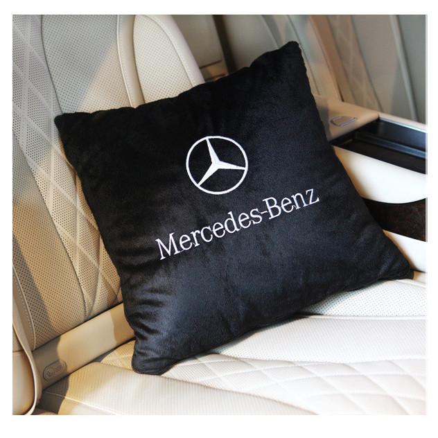 Gối và chăn (mền) 2 trong 1 (logo HÃNG XE MERCEDEZ) - Sử dụng làm tựa lưng, chăn đắp văn phòng hoặc ô tô tiện dụng