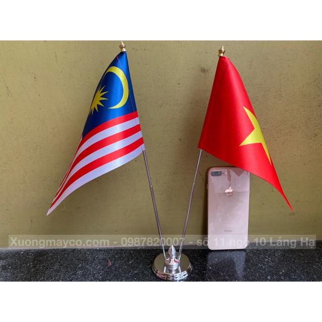 Cờ để bàn Việt Nam - Malaysia đế đôi inox