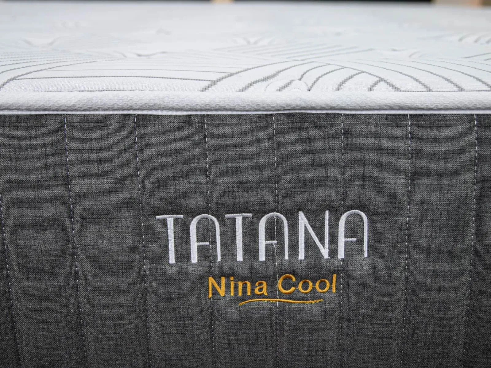 Nệm lò xo liên kết Tatana Nina Cool Dày 25cm