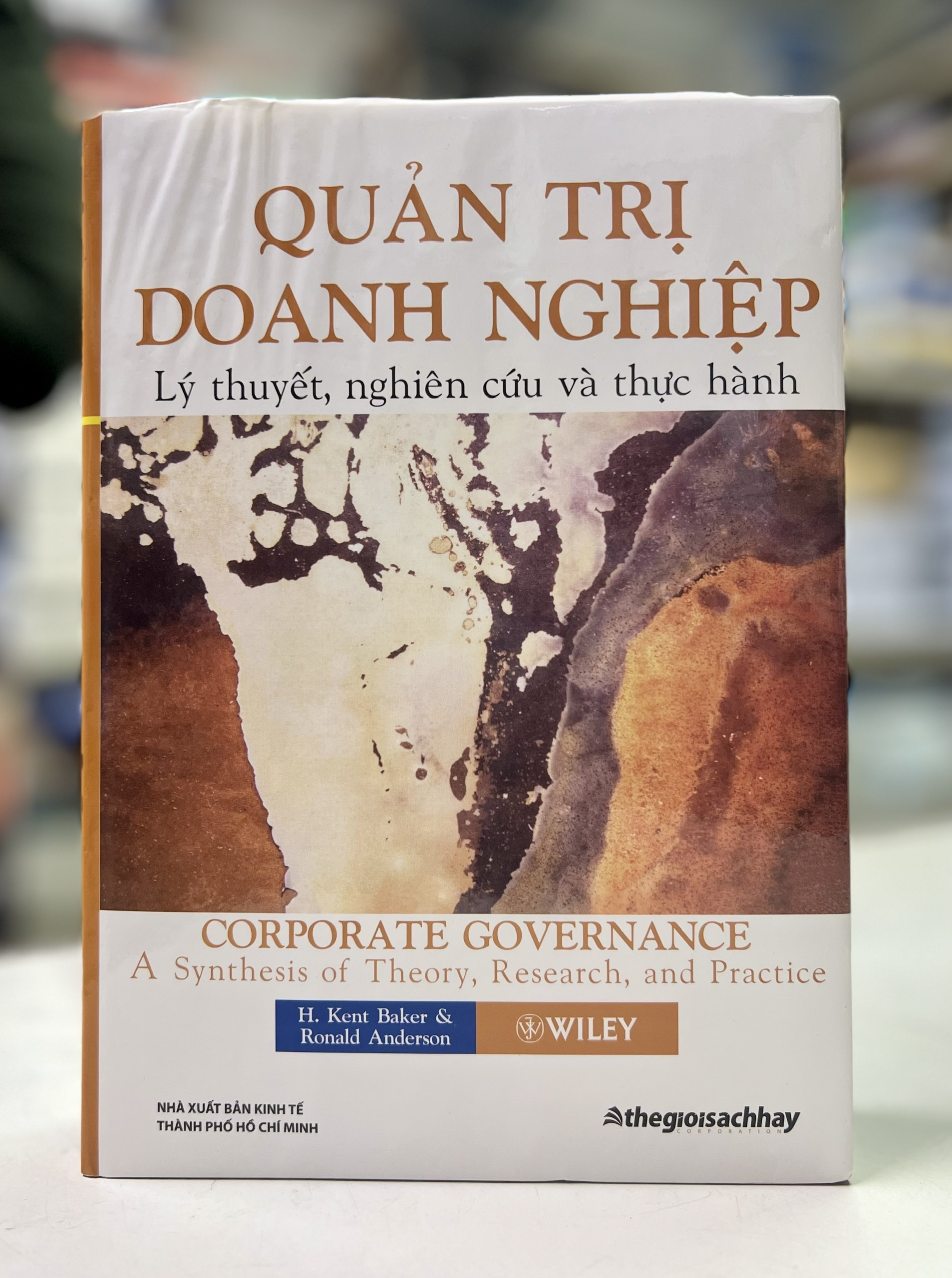 Quản trị doanh nghiệp - Lý thuyết, nghiên cứu và thực hành