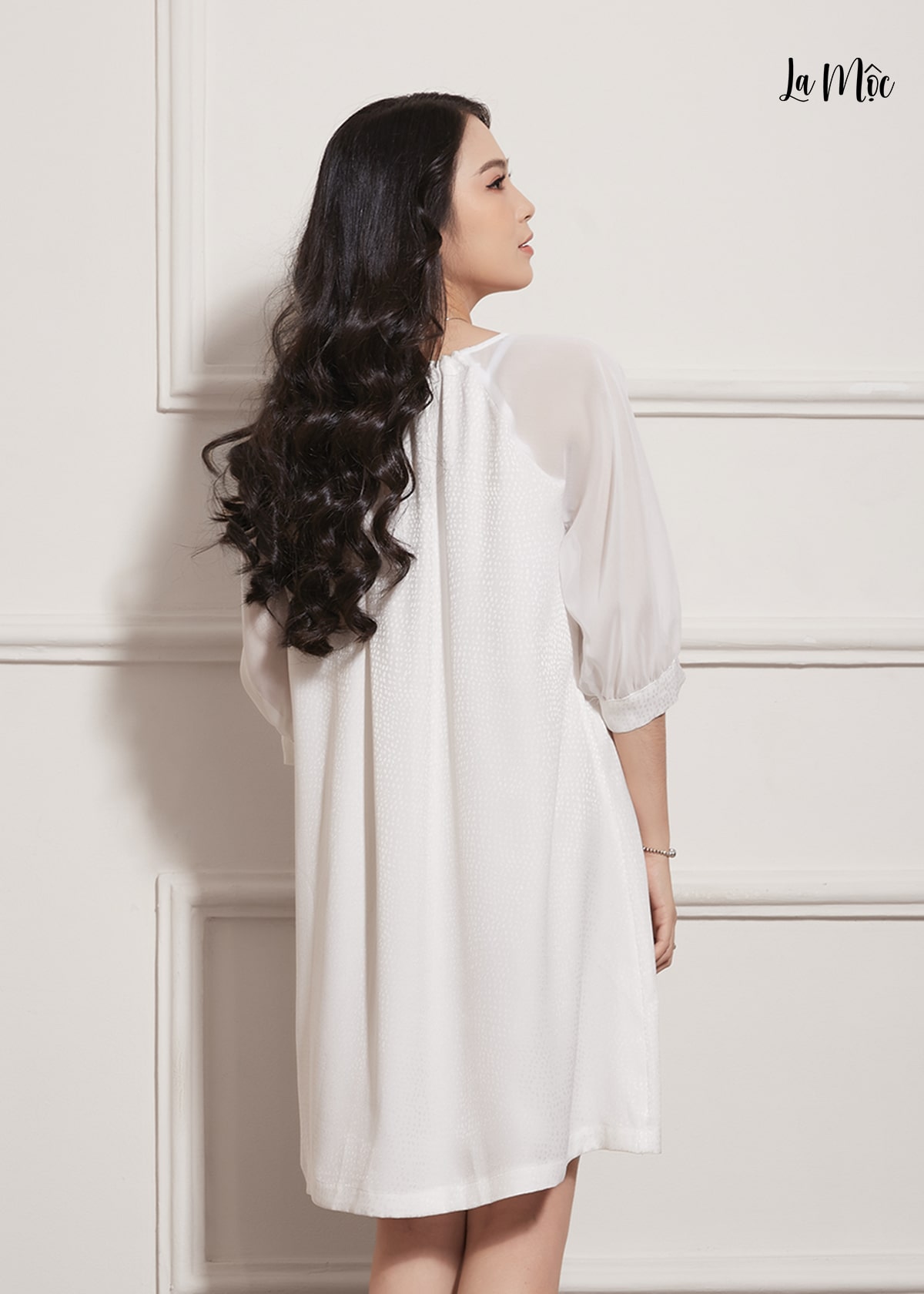 Đầm Babydoll Satin Cổ Tròn Tay Lỡ Maxivic, La Mộc - LM012213
