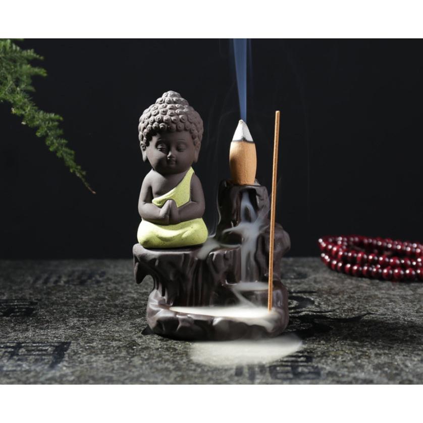 Thác khói trầm Phật toạ bên suối tặng 10 nụ trầm