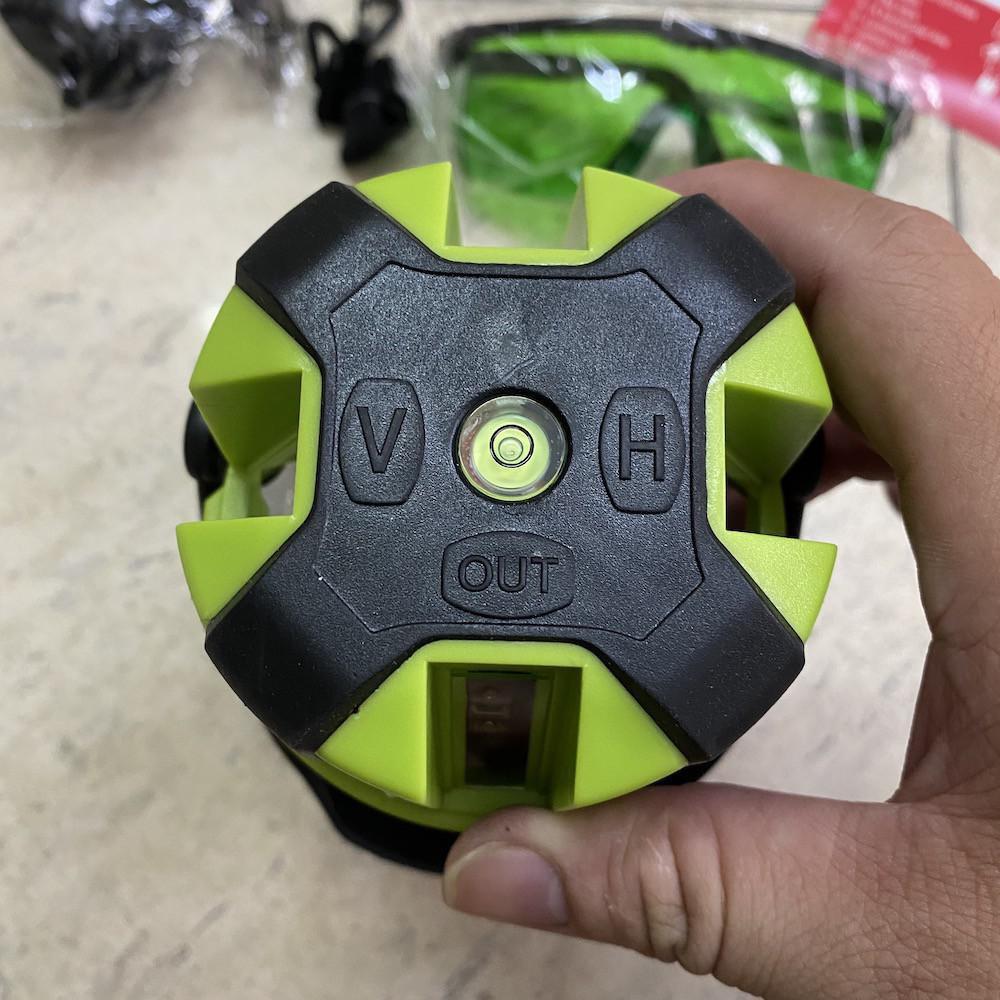 Máy cân mực bằng Laser tia gồm tia dọc 1 tia ngang vuông góc