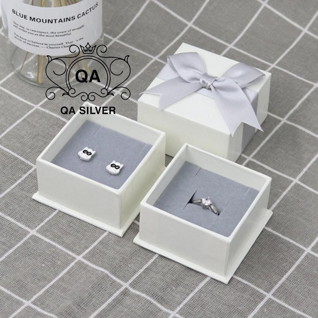 Hộp trang sức hộp đựng quà tặng giấy cứng trắng nơ ghi ACCESSORIES QA SILVER AC200502