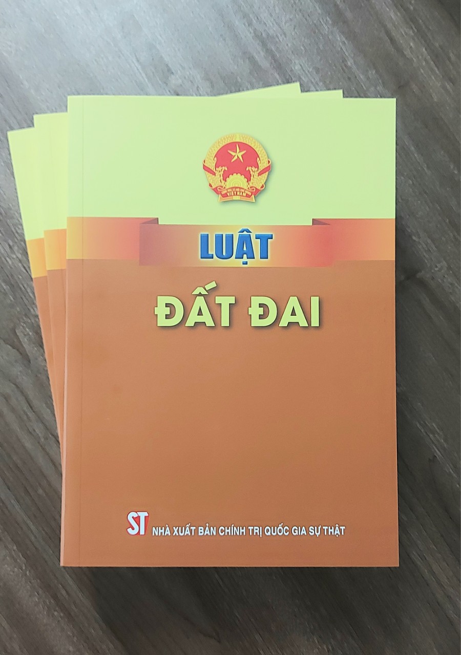Sách Luật Đất Đai (năm 2024)