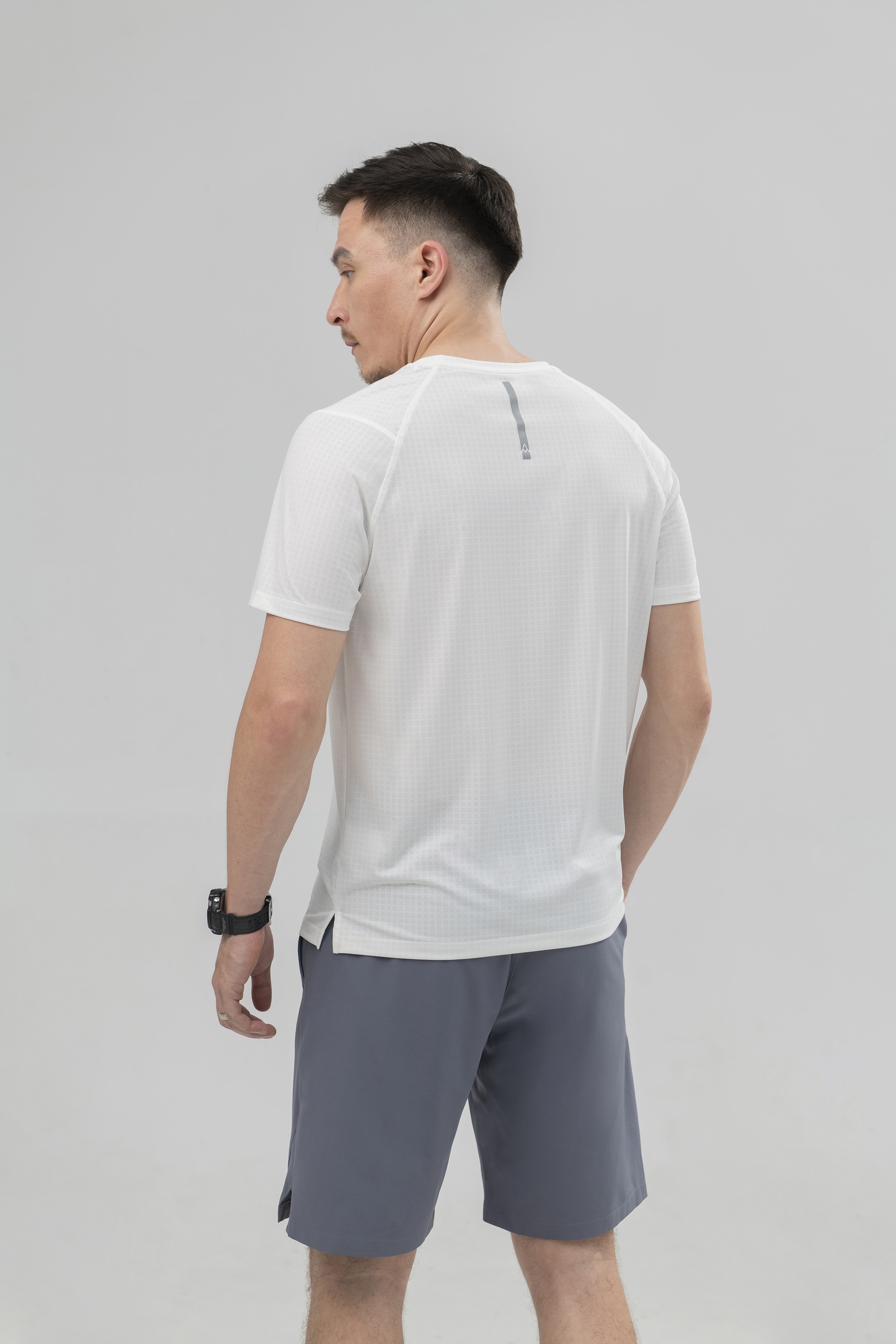 Áo Tshirt nam ngắn tay AM TSM222 cổ tròn thoáng khí, không bai xù, nhanh khô, co giãn tốt