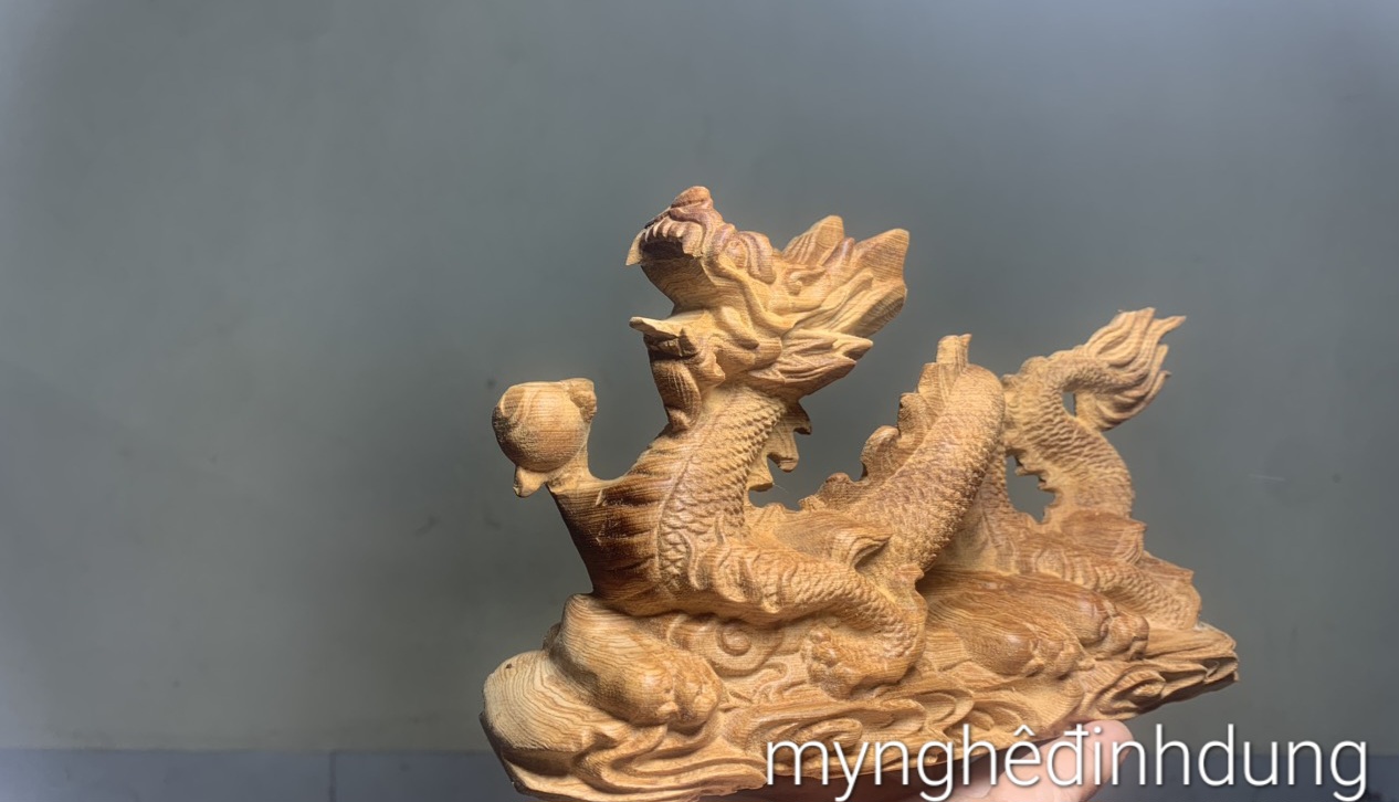 Tượng con rồng phong thủy cầu tài lộc bằng gỗ ngọc am thơm nức kt 20×11×9cm