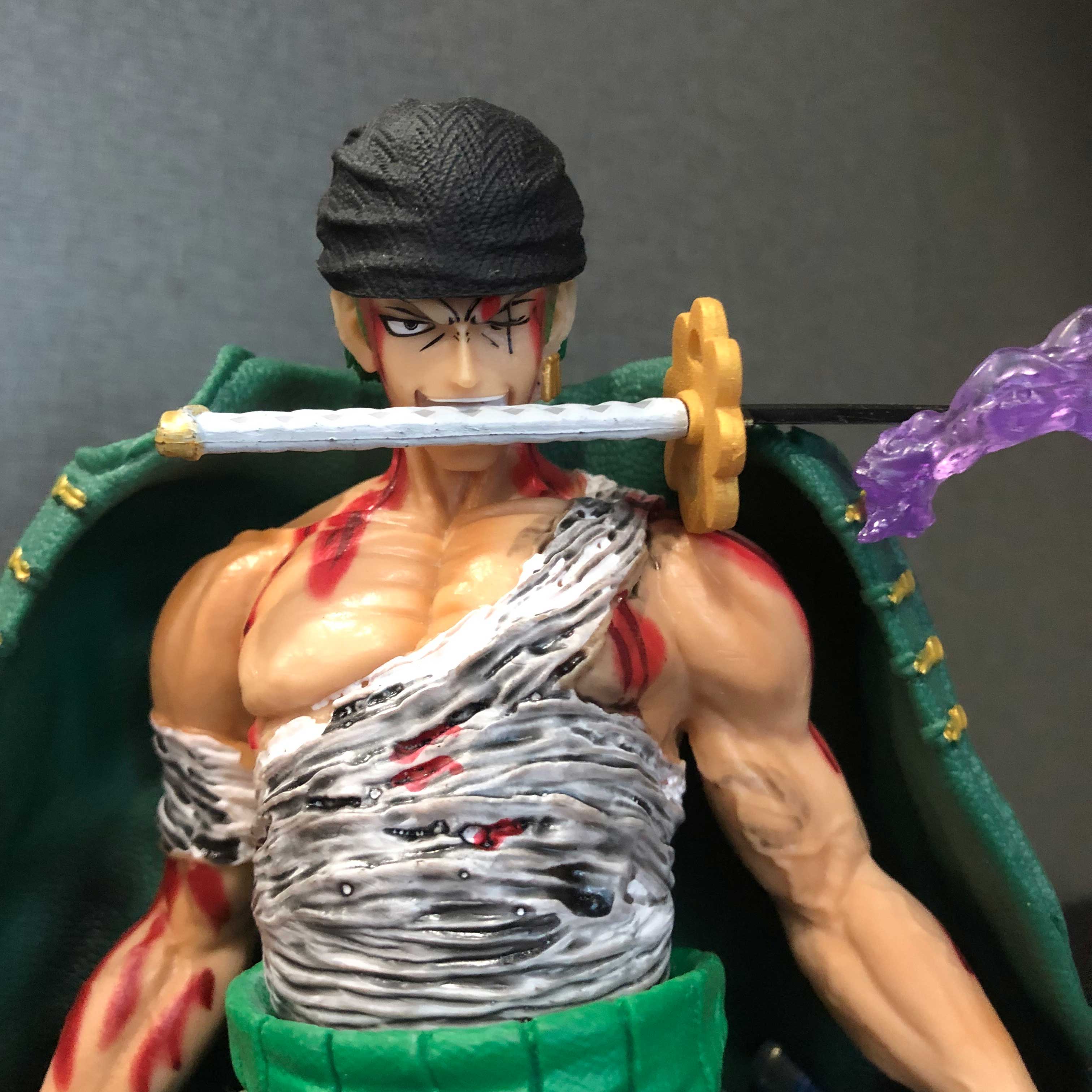 Mô hình Zoro đẫm máu 36 có LED cm - One Piece