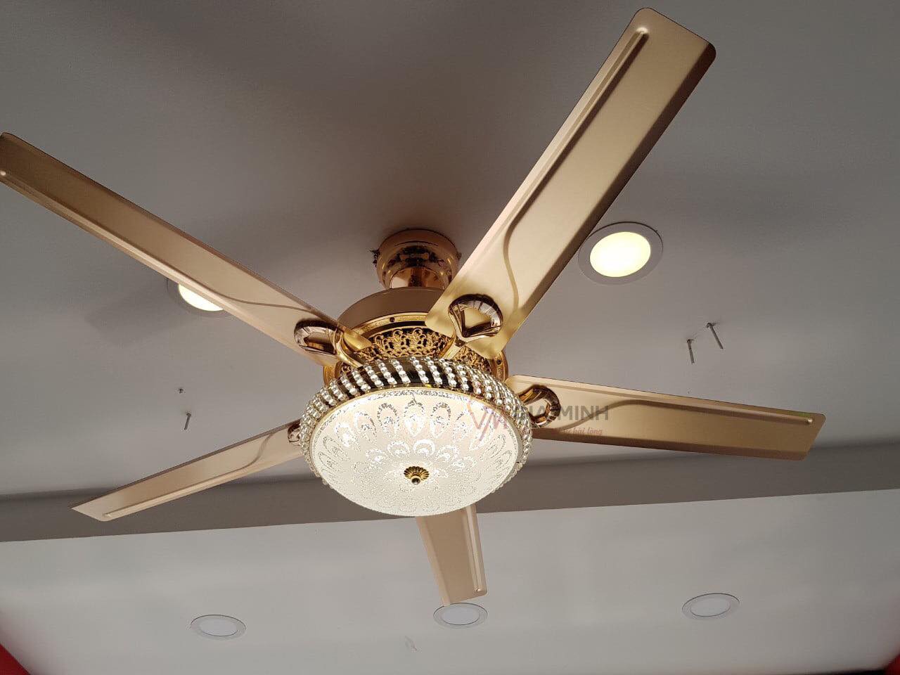 Đèn quạt MACAVA tiết kiệm năng lượng 3 màu ánh sáng