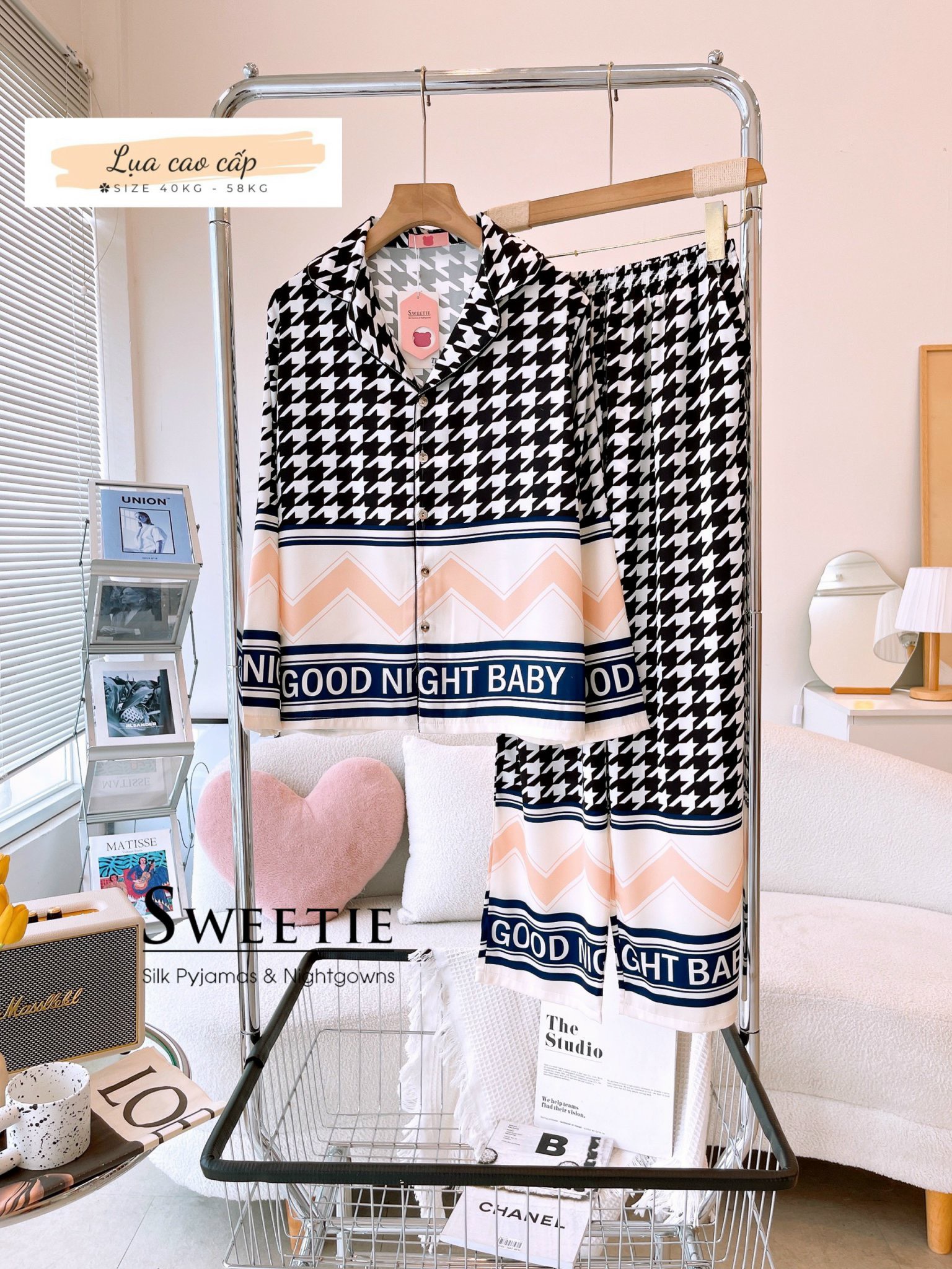 [HCM] (40-58kg) Đồ bộ pijama nữ chất liệu lụa cao cấp đùi TNQN-TNQD-TDQD. gấu lotso-gấu pooh-chuột minnie-vịt daisy-con mèo-mảnh ghép-thỏ dâu-voi con-gấu trắng-doraemon-cún/chó-chim cánh cụt-gấu teddy-cô bé-con mèo