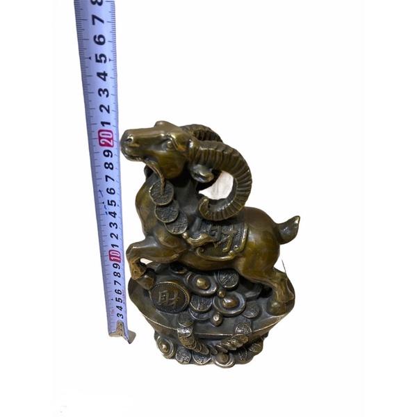 Tượng mùi đứng thỏi vàng bằng đồng