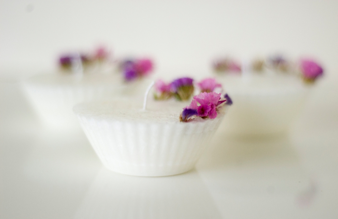 Bộ 3 sản phẩm nến thơm tealight. Nến hoa salem khô. Nến sáp ong hương hoa nhài, hương hoa lavender và hương hoa ngọc lan (ylang ylang)