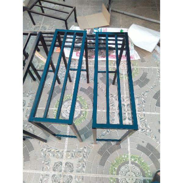 Kệ kê chậu cảnh,hoa. Dài 60cm. Rộng 20cm. Cao 60cm. Hộp thép 20mmx20mm. 2 nan phụ