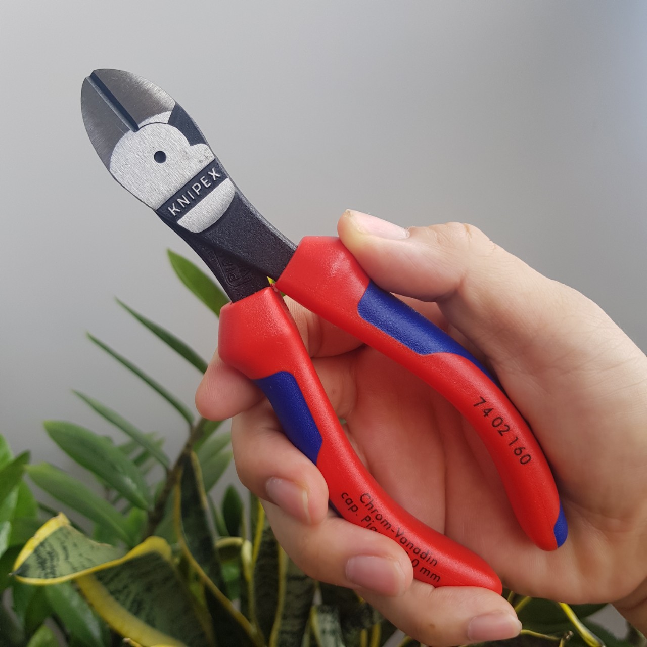 Kìm cắt cộng lực Knipex 74 02 160