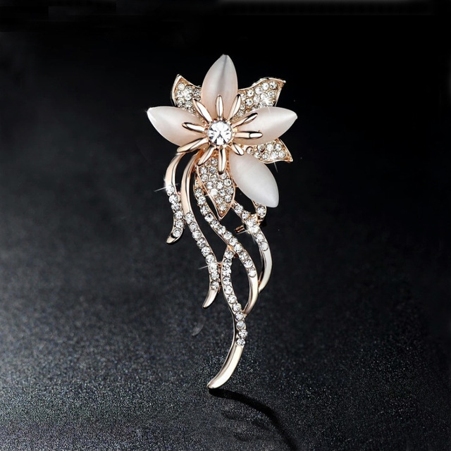 Cài áo nữ hoa 4 cánh dễ thương đính đá zircon sang trọng lấp lánh