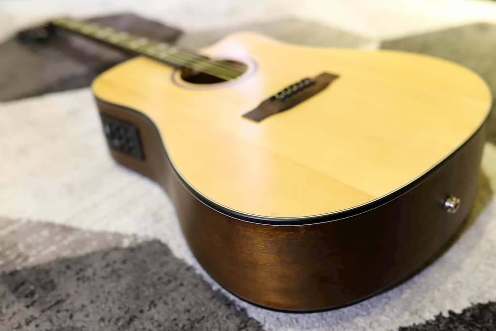 Đàn Guitar Acoustic TAKAHAMA ATK100CE-N