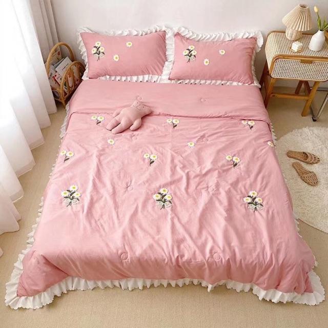 Set Chăn Ga Gối Đũi Thêu Cúc Hoạ Mi Hàng Nhập Khẩu Cao Cấp 4 Món Chăn Trần Sẵn