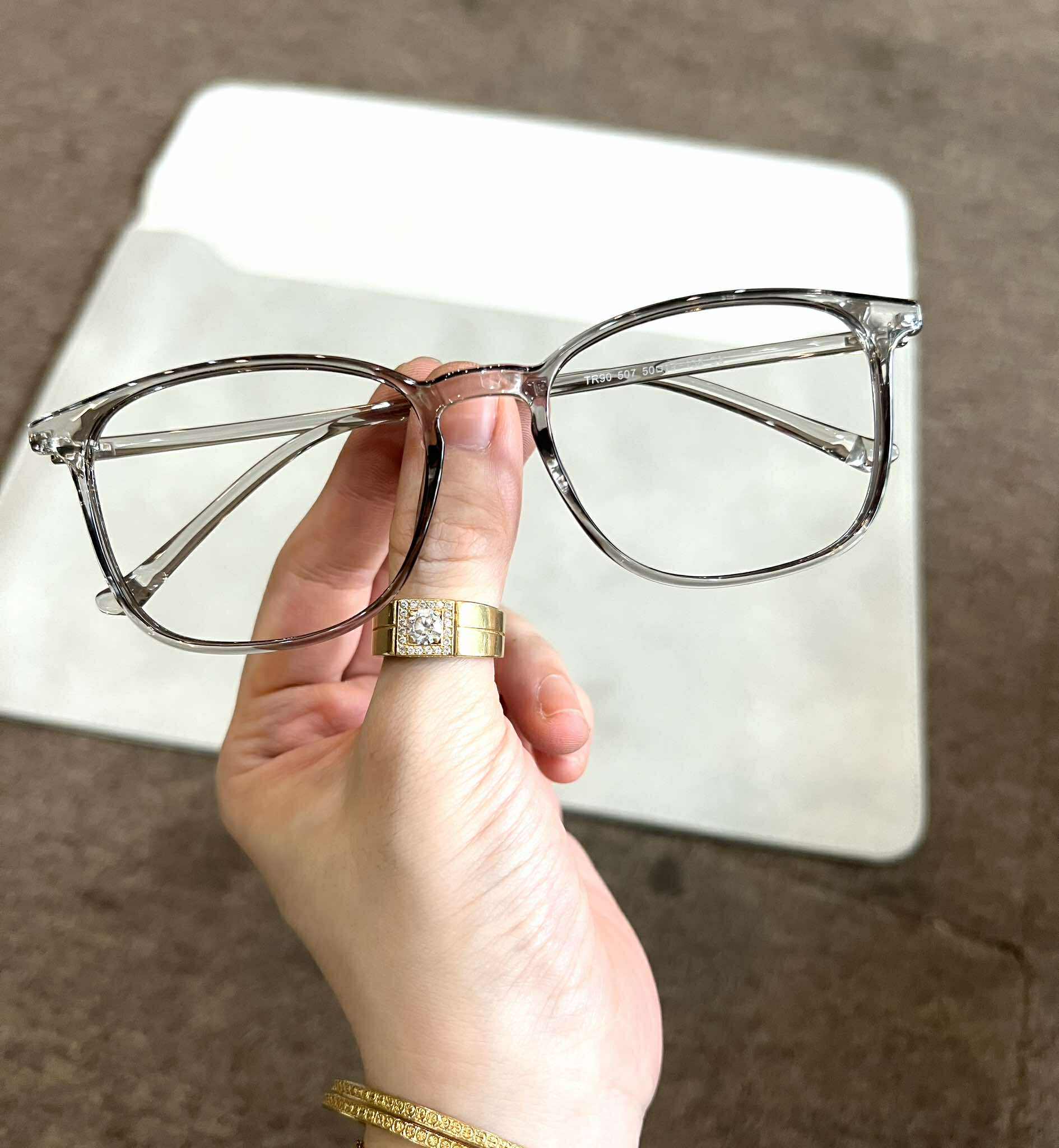 Kính Mắt vuông to gọng nhựa dẻo siêu nhẹ thời trang cho nam nữ (Màu ghi trong)